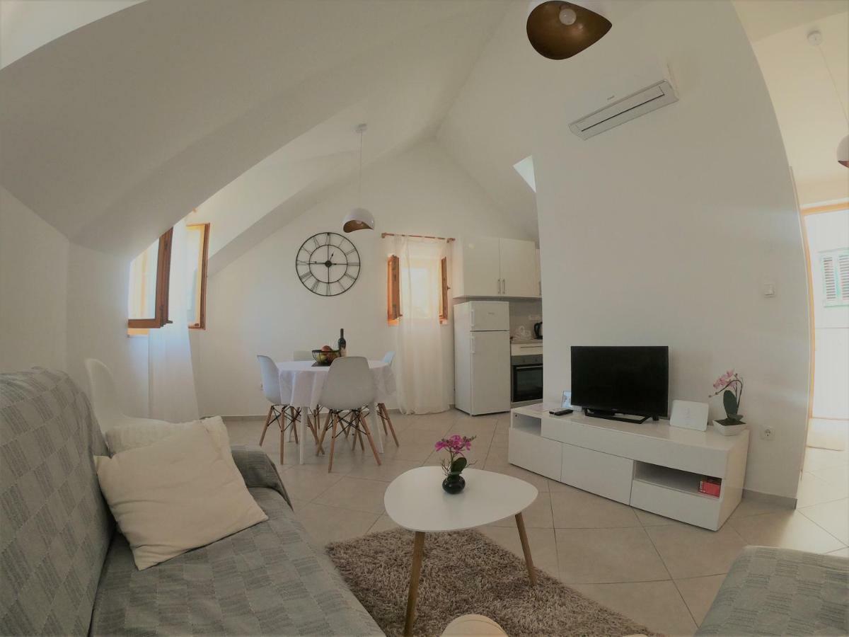 Apartment Vesna Primošten Esterno foto