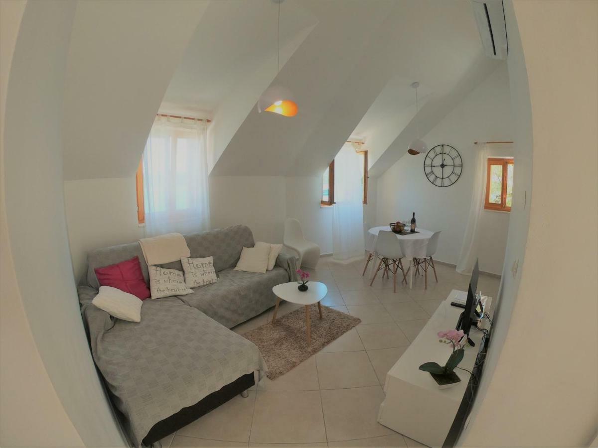Apartment Vesna Primošten Esterno foto