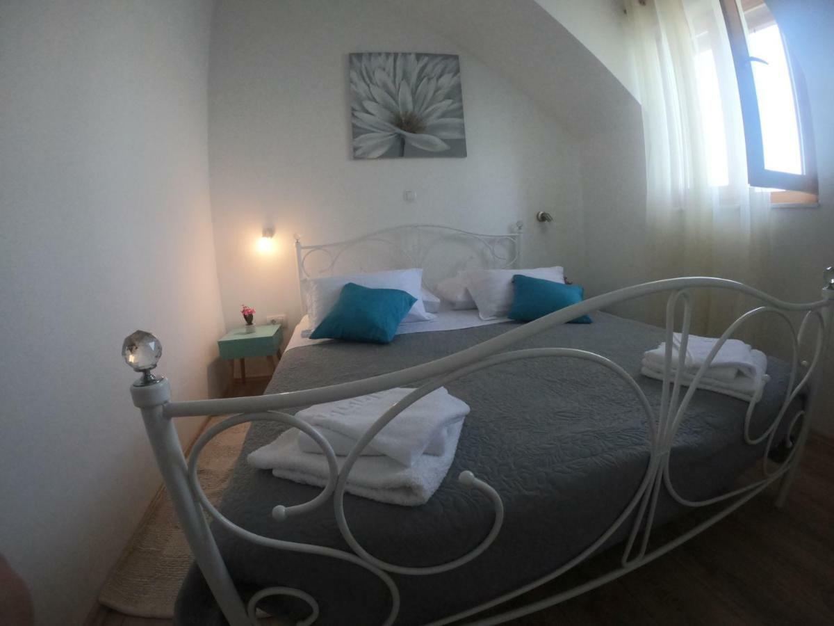 Apartment Vesna Primošten Esterno foto